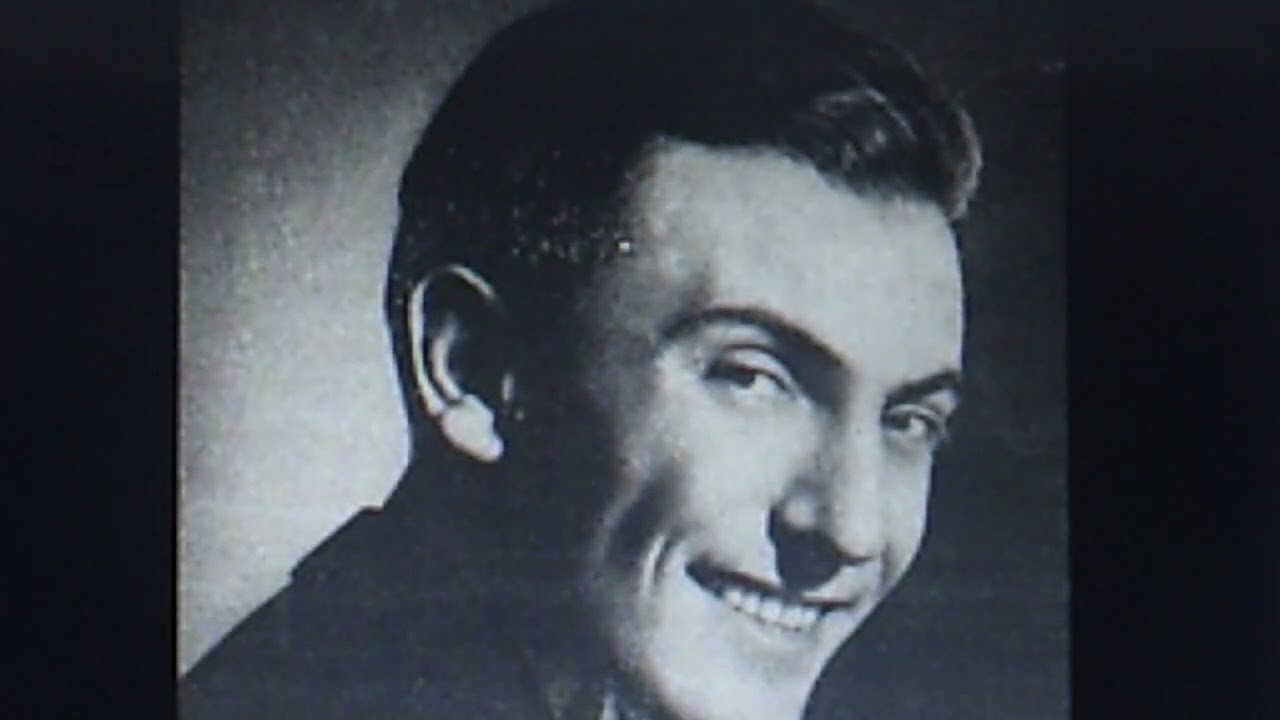 Eddy Duchin, piano:  (KERN) 