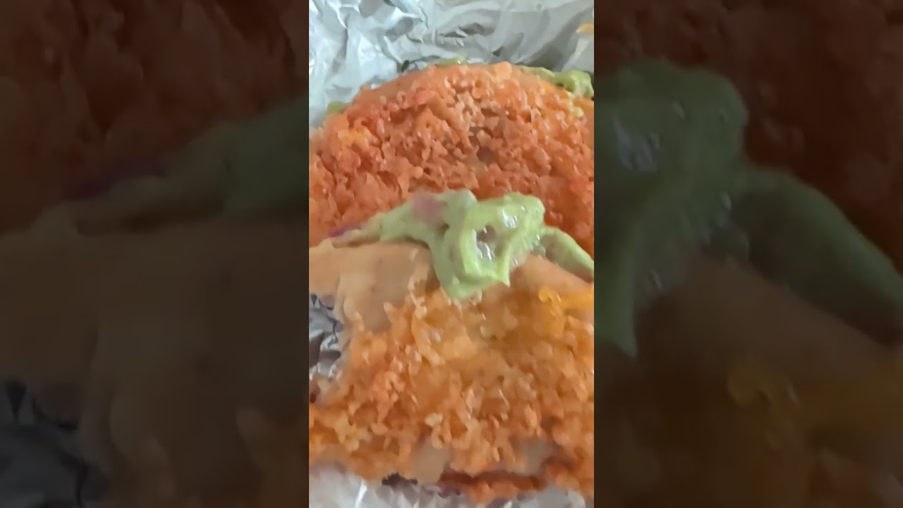 new chicken bacon ranch street chalupas #shorts #tacobellreview