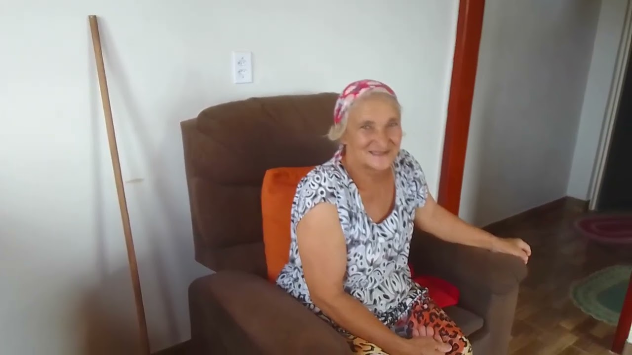 Bom domingo todos seguidores família dona cida gratidão  mãe  chow