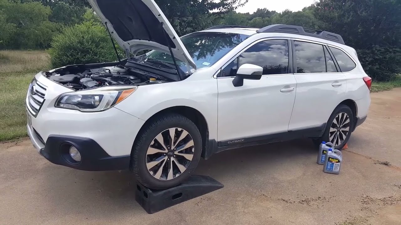 Утечка охлаждающей жидкости на Subaru Outback 2015-2019 (120 тыс. миль). Замена термостата.
