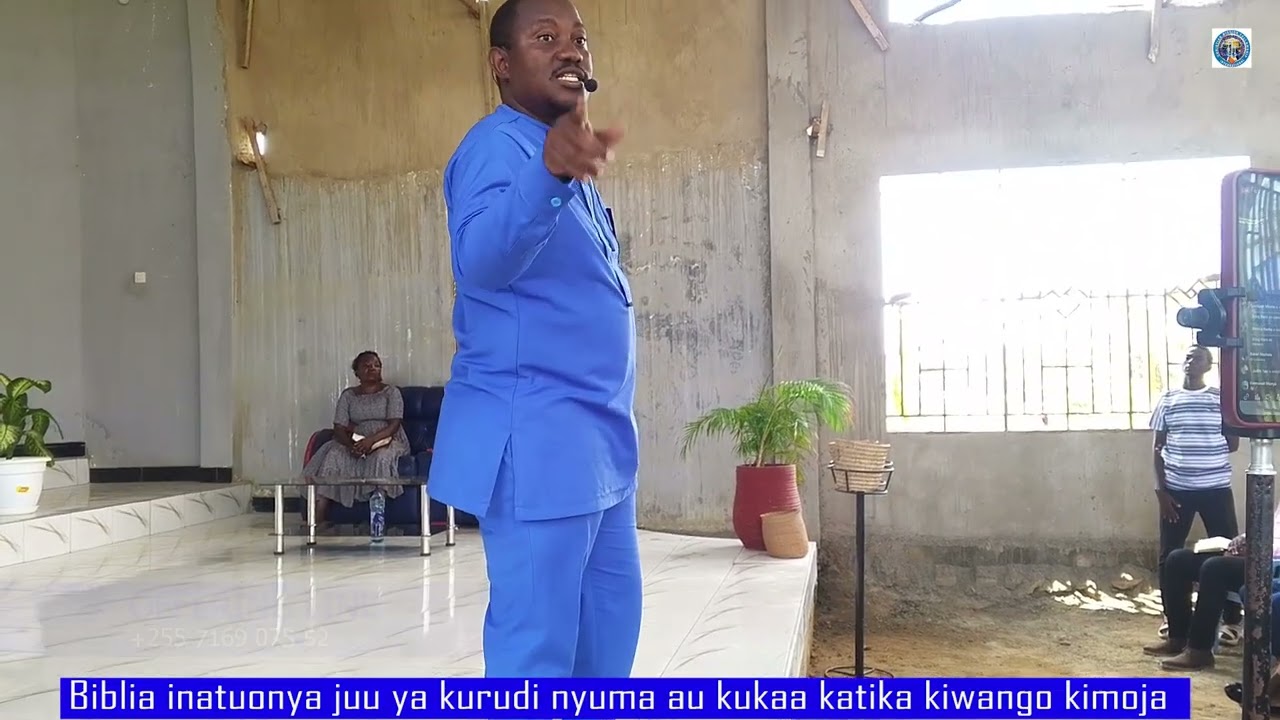 BIBLIA INATUONYA JUU YA KURUDI NYUMA AU KUKAA KATIKA KIWANGO KIMOJA