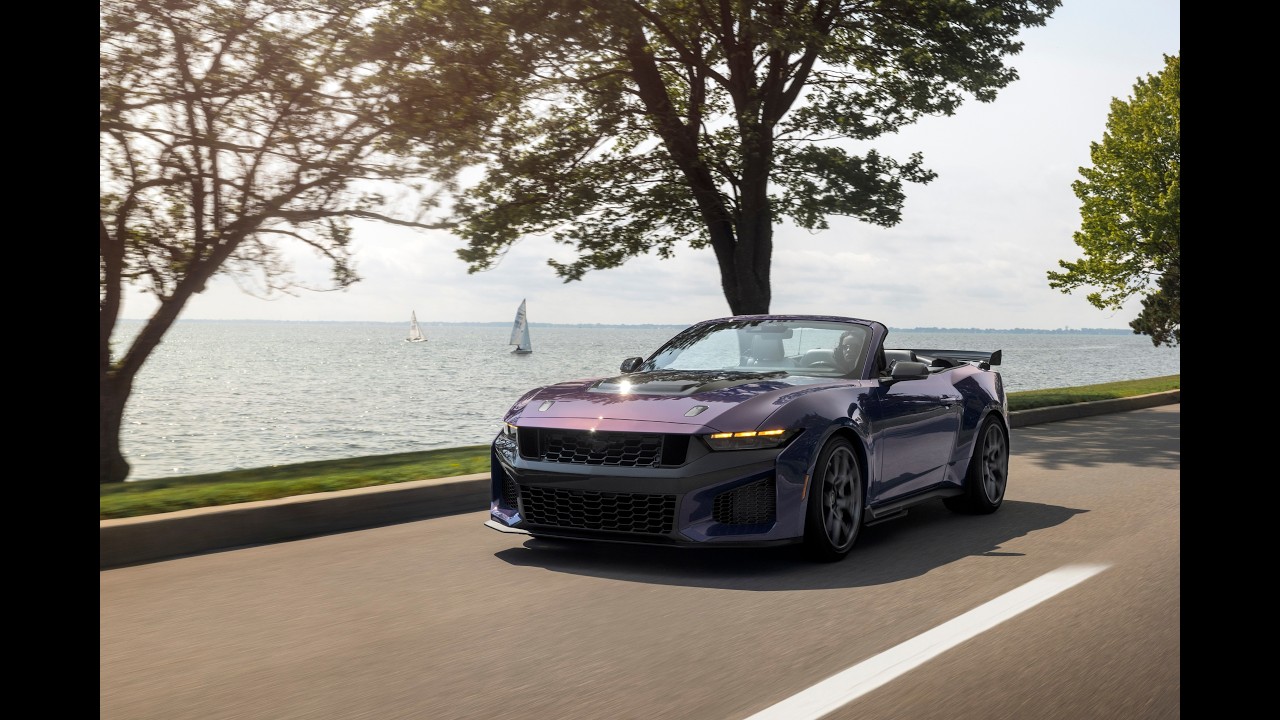 2027 Ford Mustang Dark Horse SC Convertible