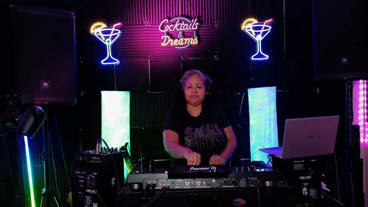 Womens Appreciation  Soulful  House Mix #5   #subscribe #dance  #housemusic #femaledj #music #dj 