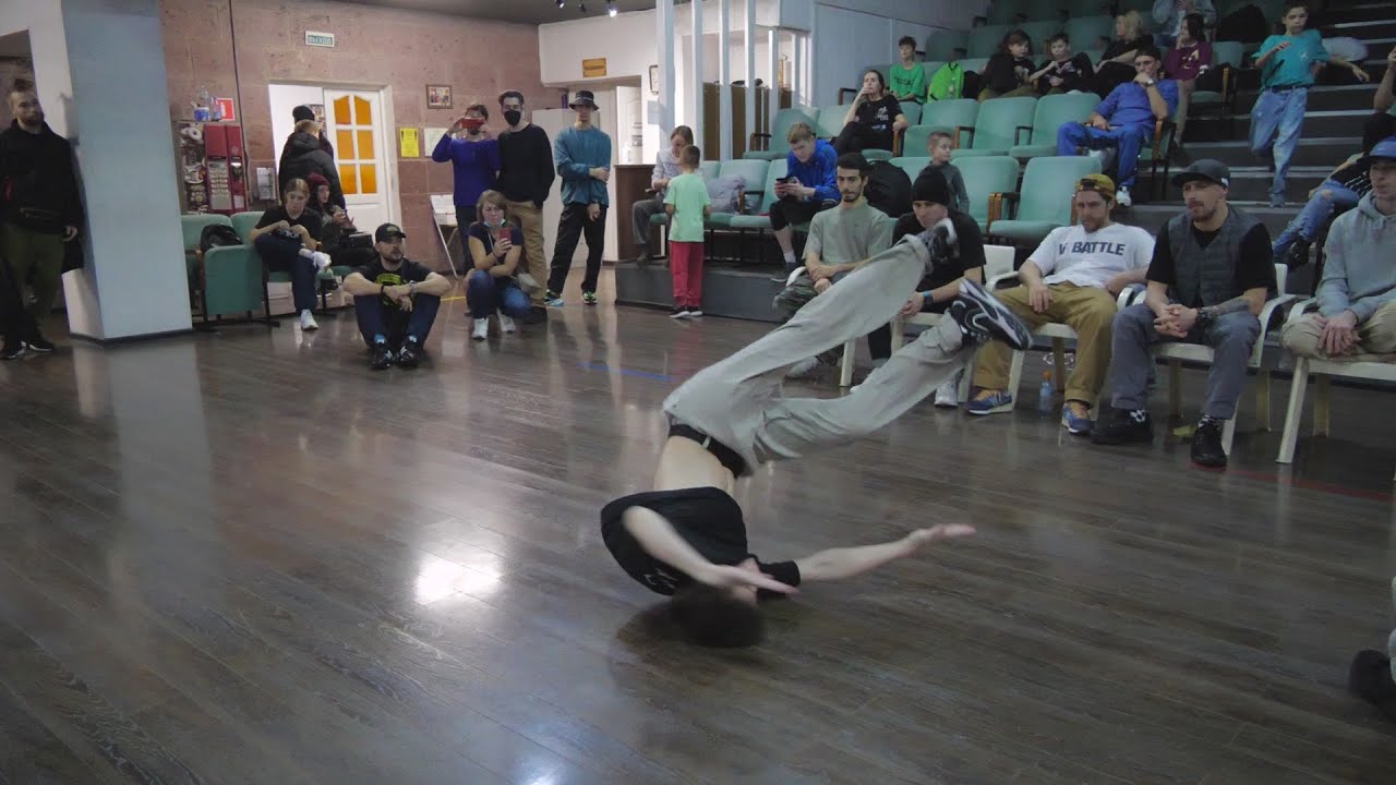 финал до 13 лет bboy Dvizh'Ok vs Leo - 