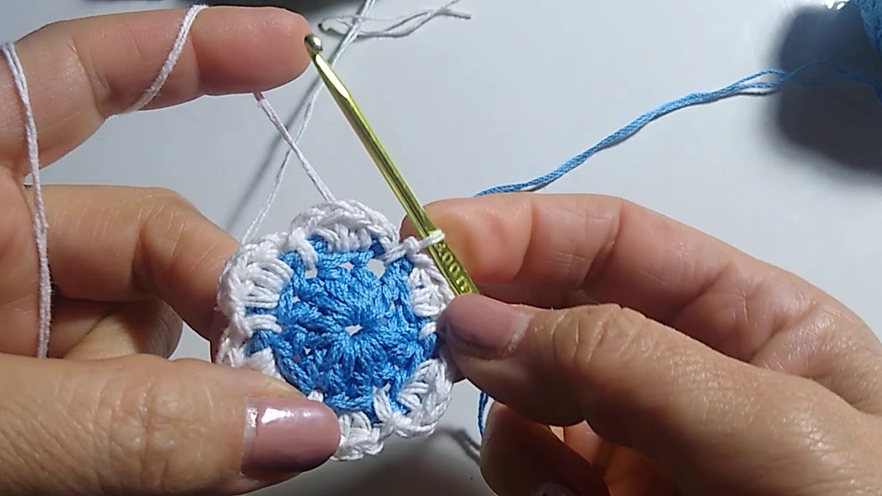 Crochet Escarapela. Modelo 2