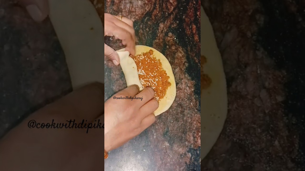 @मकर संक्रांति स्पेशल गुड़ तिल का पराठा😋Winter Special Sweet Paratha 