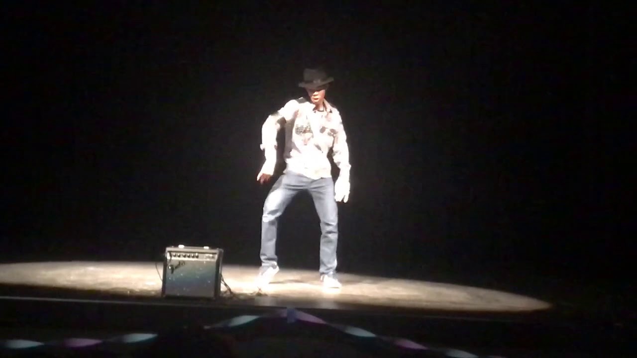 (MUST SEE) Michael Jackson talent show dance to Blood on the Dance floor X Dangerous mix