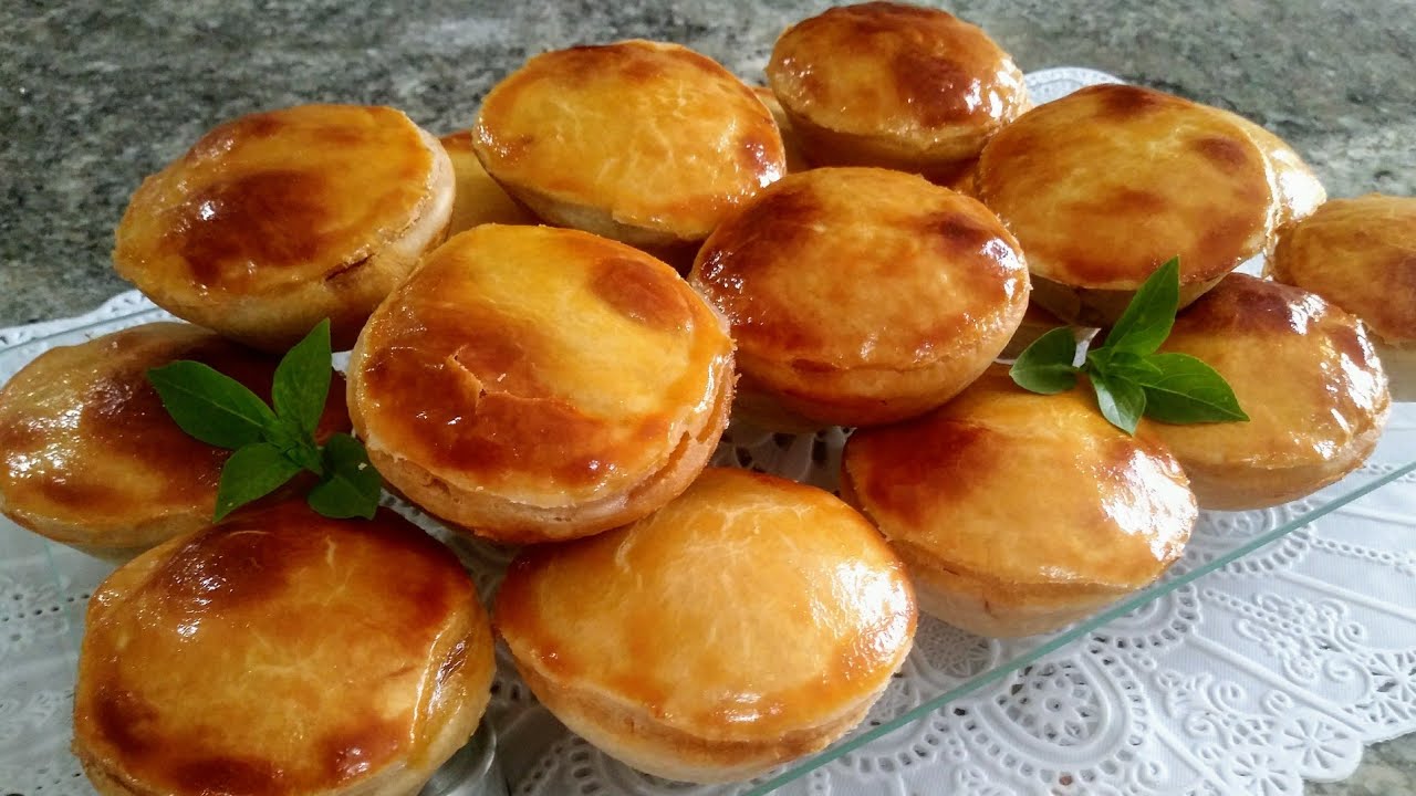 EMPADAS DE FRANGO COM REQUEIJÃO MAIS UMA RECEITA DE SUCESSO