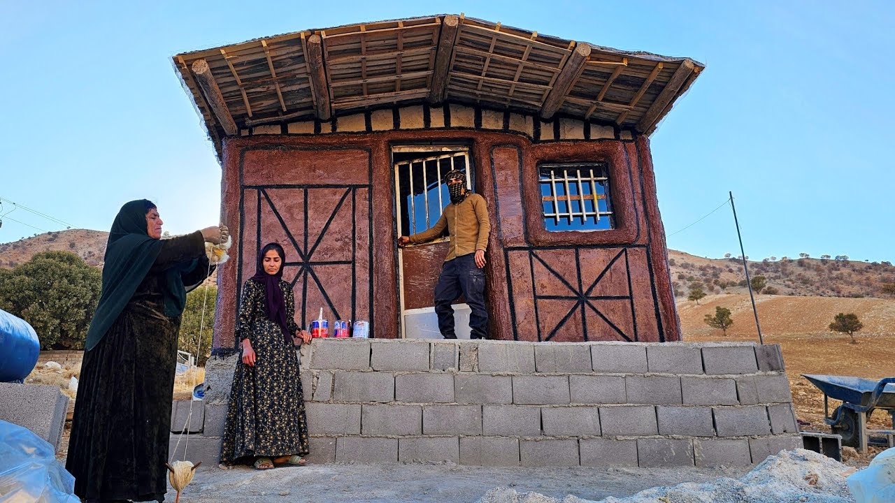 I helped a nomadic woman | Building a hut for the winter