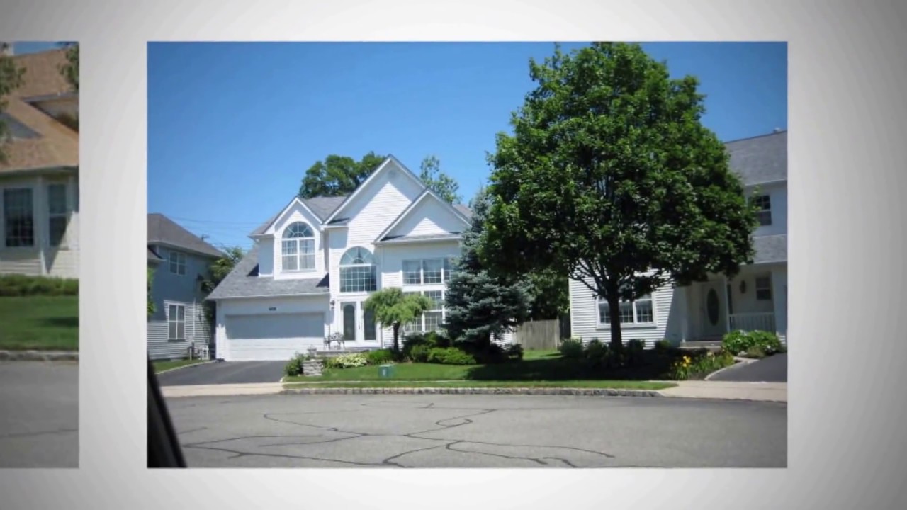 Country Pointe Melville Gated Townhouses and Homes