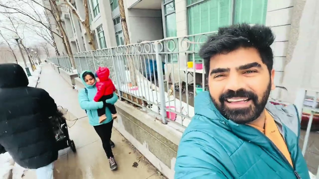 Vlog 17 | Sunday ko Snow mein nikal gaye aur friends k sath kiya chill @PunjabiMeetsBongVlogs