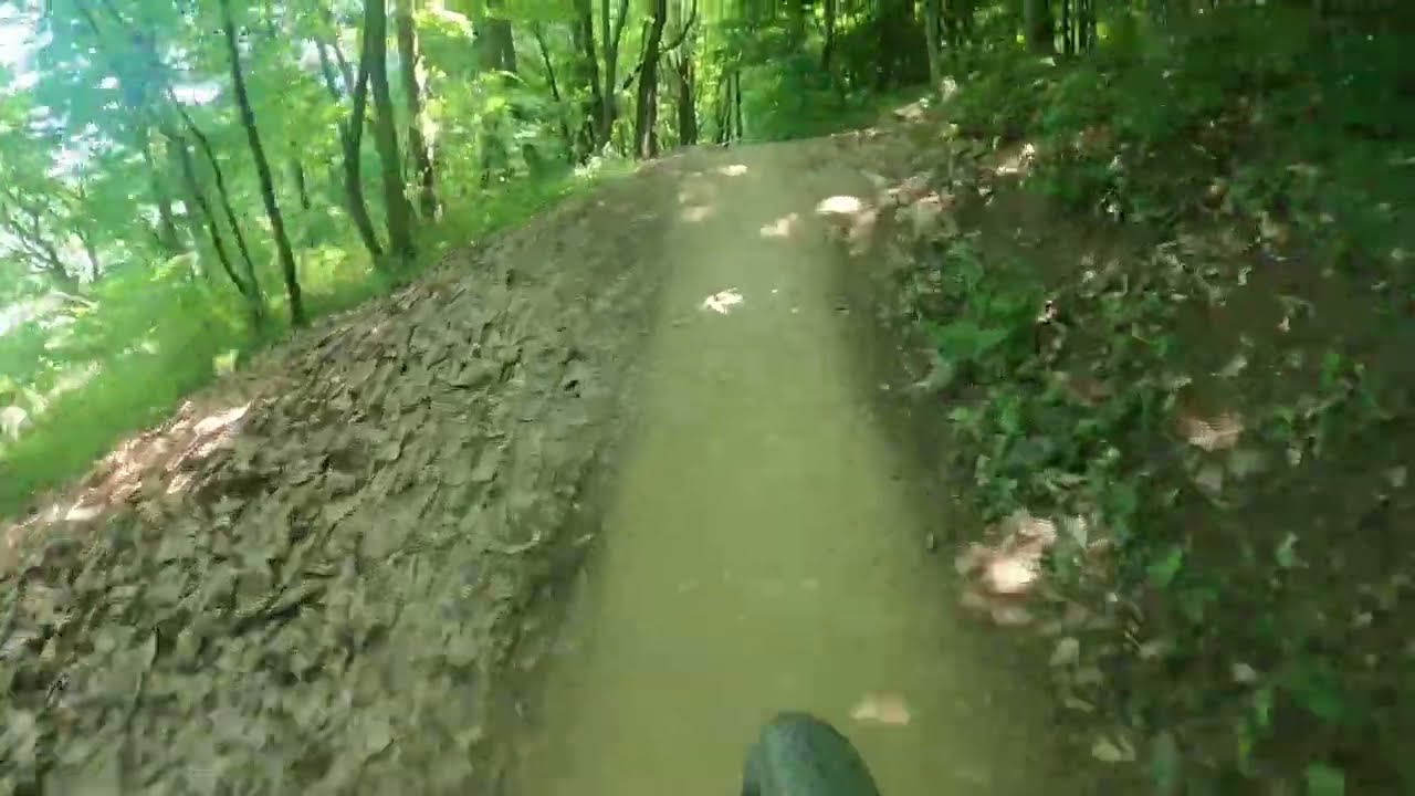 Bikefest Kálnica Maratón 35km stredná trať na konci s pádom