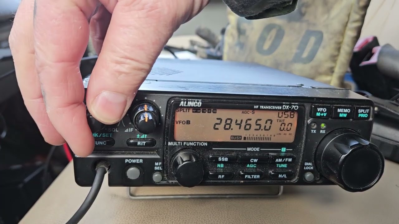 10m ham radio band check alinco dx70 mobile