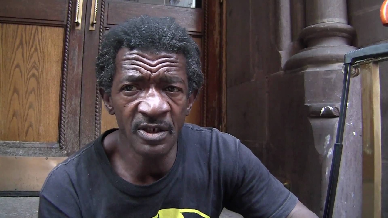 Homeless Vietnam veteran in NYC uses his military training to survive homelessness