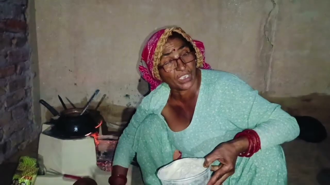 मां ने बनाई आज मावठ, पर बन कुछ और ही गया, अब इसको कौन खाएगा 