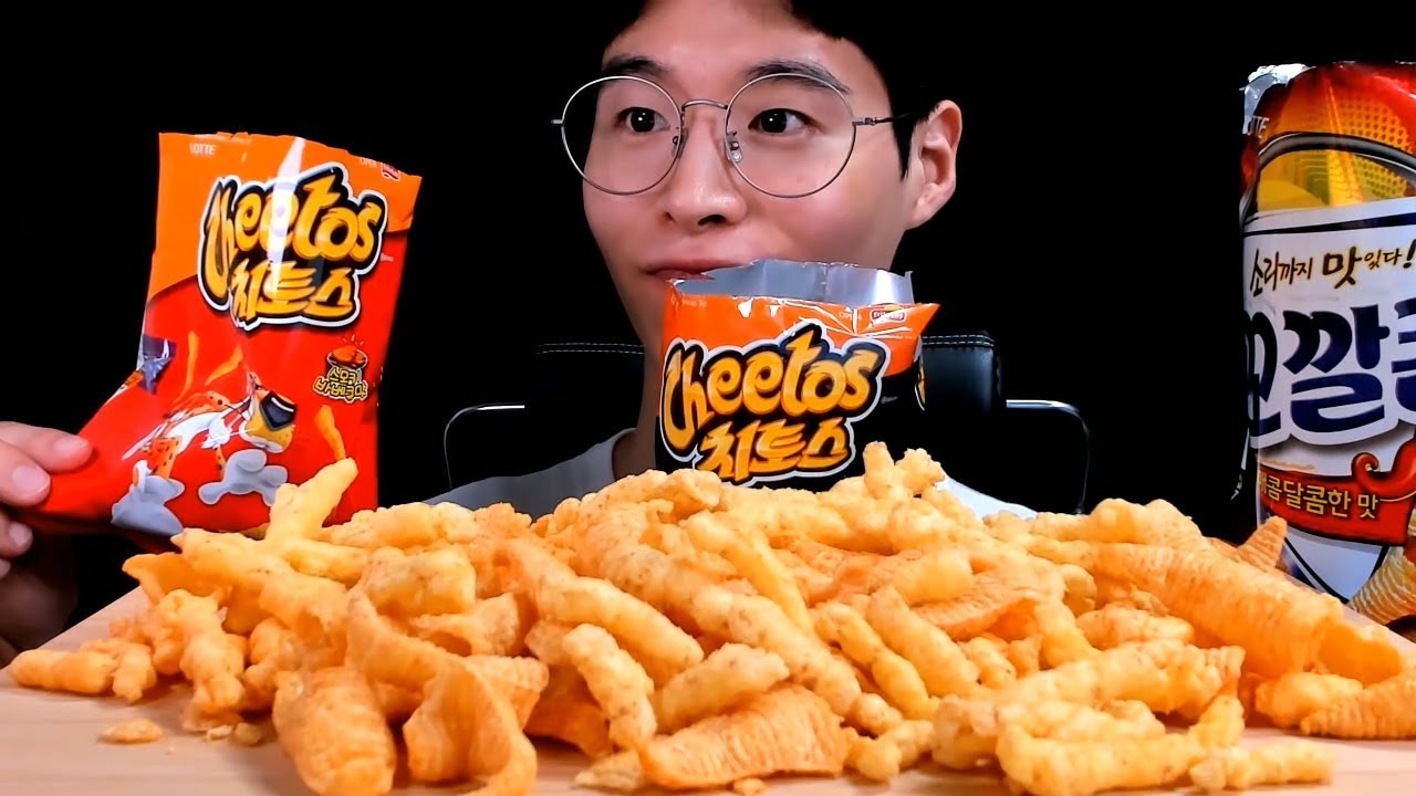 ASMR CHEETOS SNACK  MUKBANG (Eating Show)