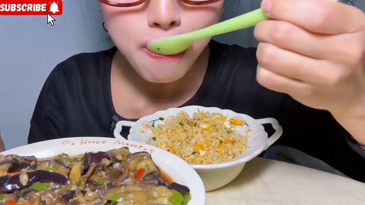 How about egg fried rice and garlic eggplant for a late-night snack? 