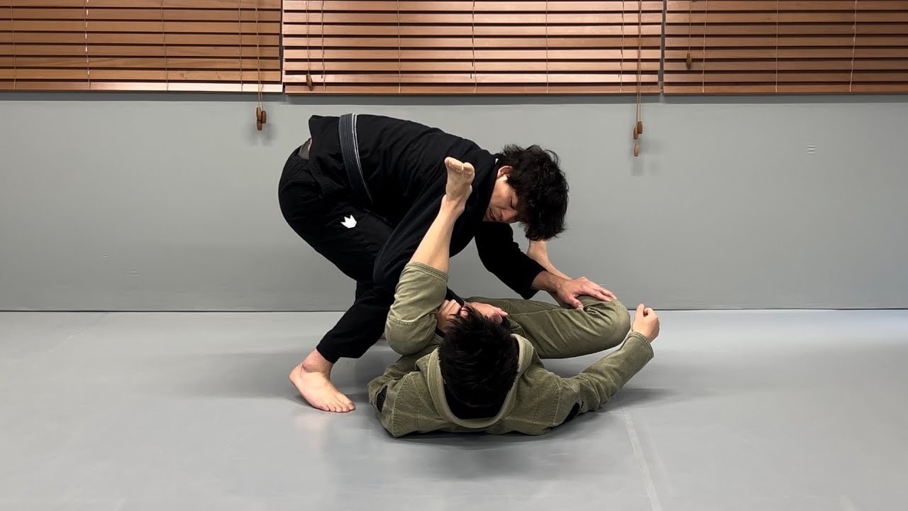 ラッソーガードへのダックアンダーパス