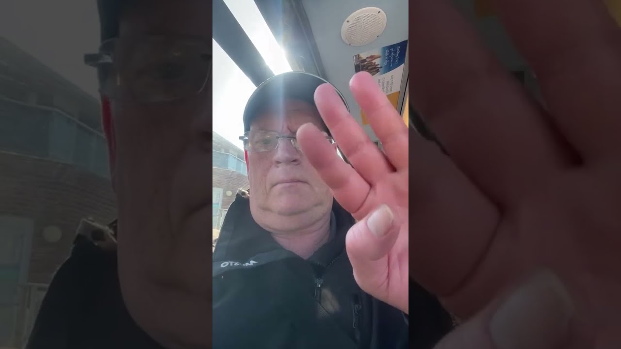 Darcytravels is live on the Brixham circular bus