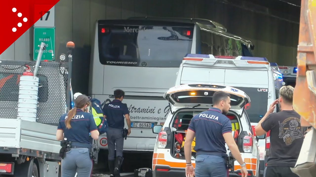Maxi incidente nel comasco. Camion contro un pullman di bambini: un morto