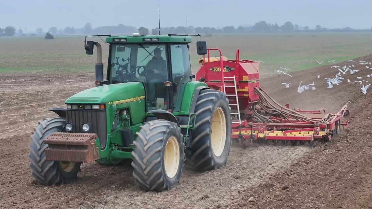 1996 John Deere 8400 drilling with 6M Vaderstad Rapid… 