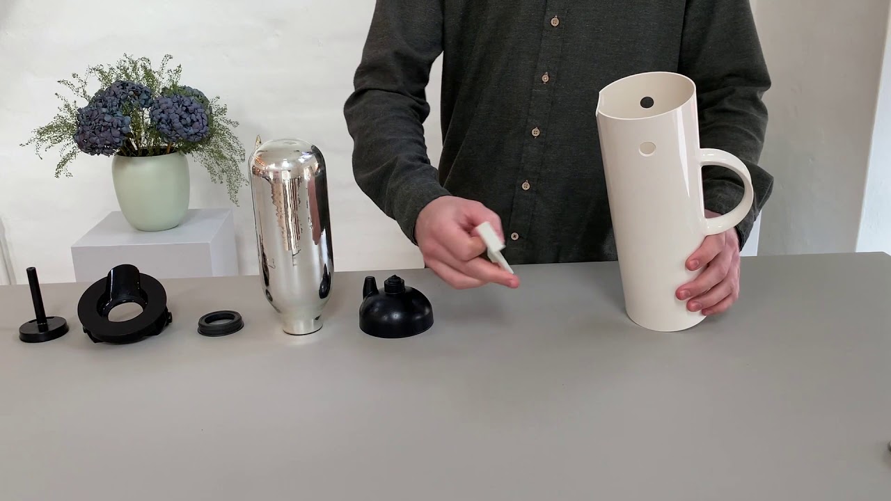 How to assemble and disassemble the Stelton EM77 vacuum jug