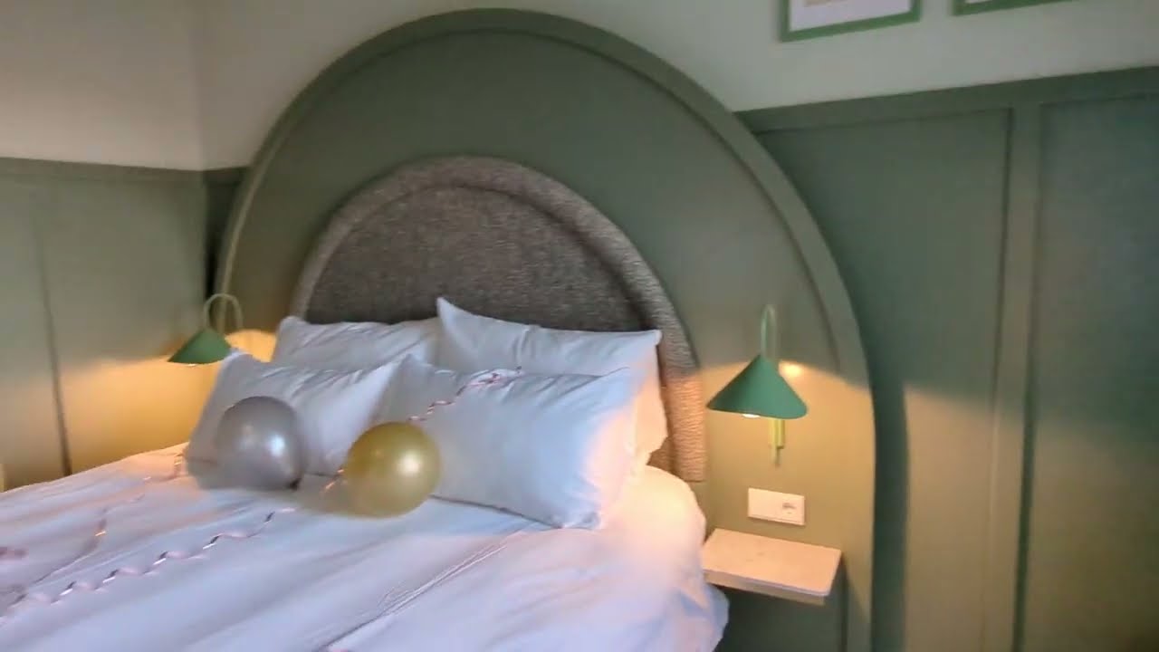 Efteling Grand Hotel ​3 Person Premium Deluxe Room 511