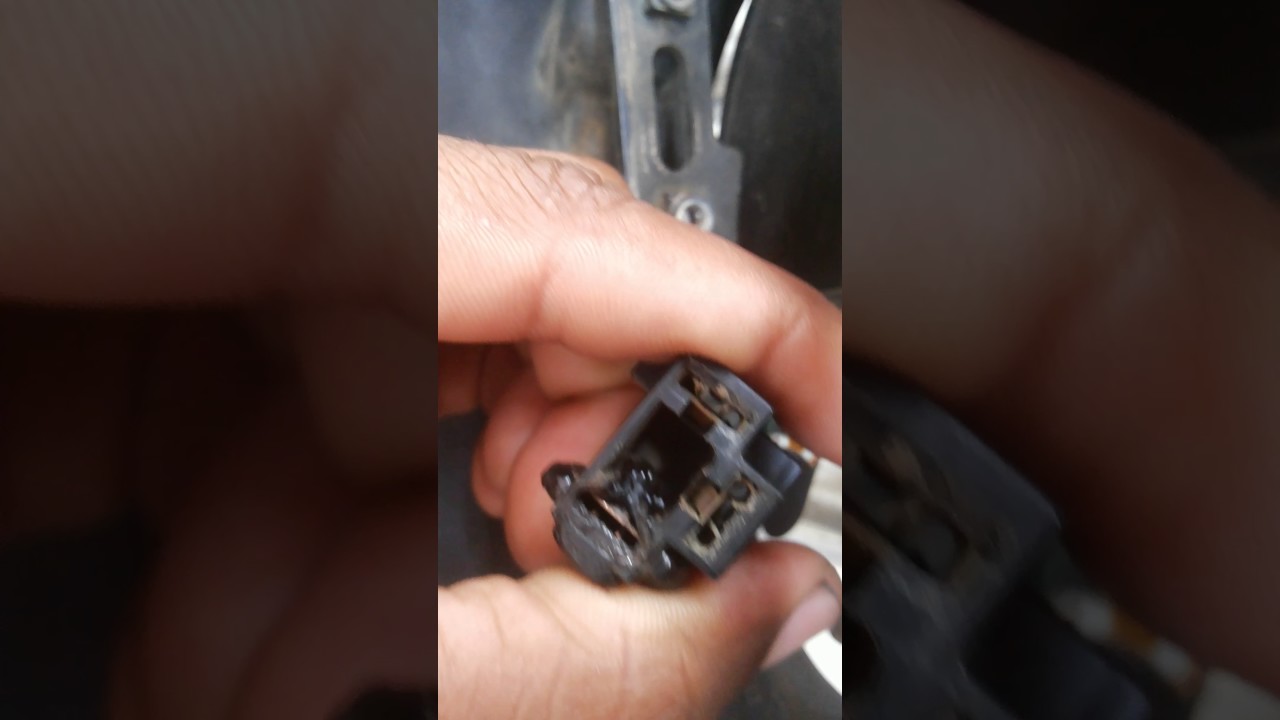 Moto com Lampada do farol queimada ou oxidada saiba agora.