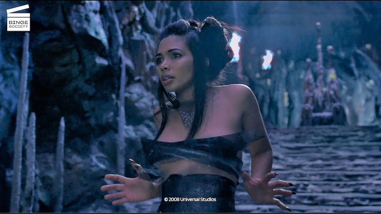 Le Roi Scorpion : Guerrier de légende - Scène du combat entre la Déesse Astarte et Layla (CLIP HD)