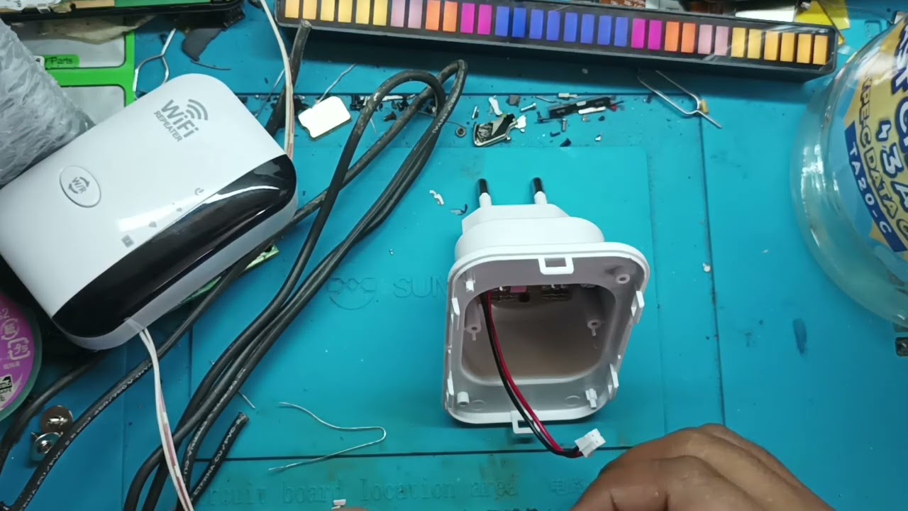 MODIFIKASI ALAT PENGUAT SIGNAL WIFI  REPEATER BISA INDOOR DAN OUTDOOR