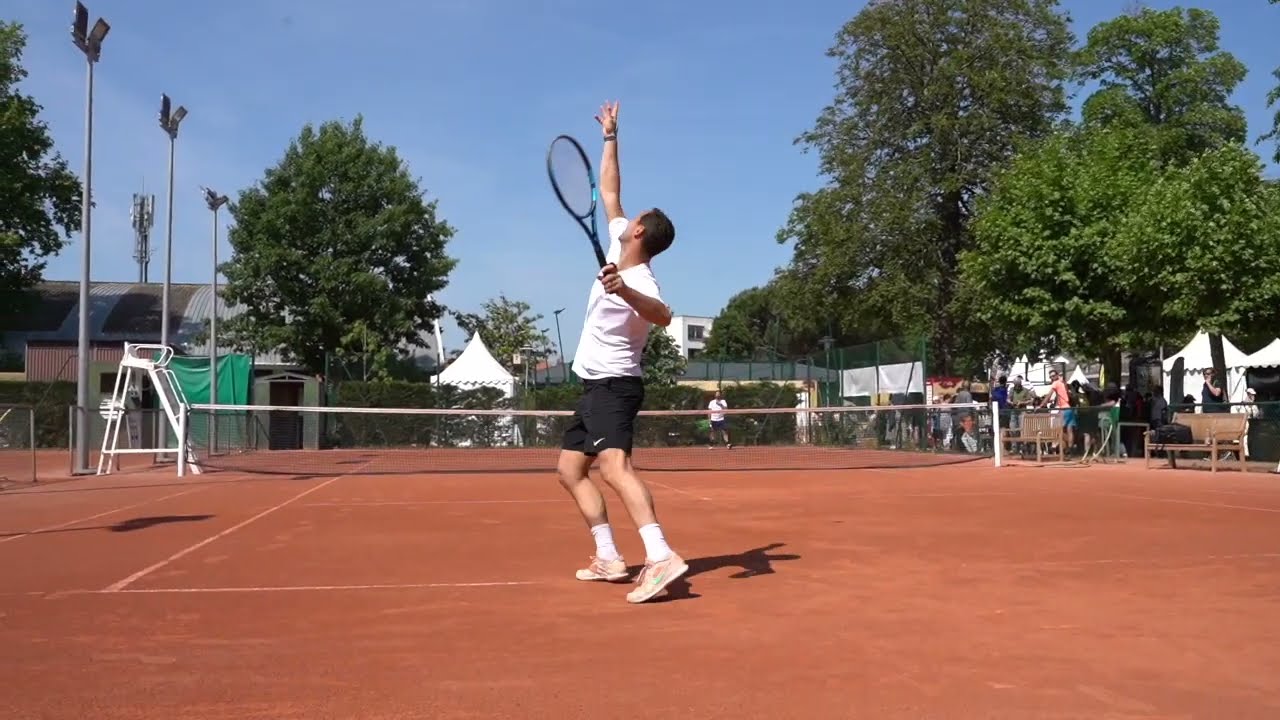 J'échauffe Mika Llodra à Bordeaux-Primrose ATP 125