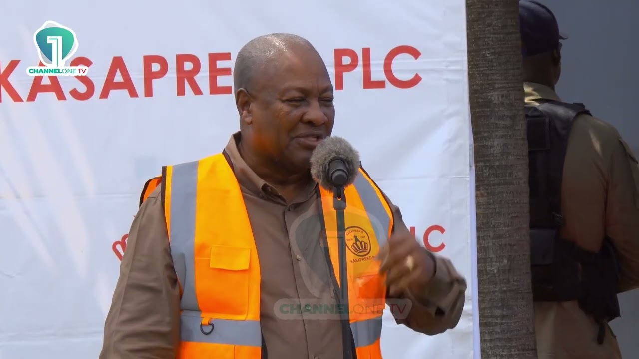 &ldquo;You See Alomo Bitters There&rdquo; &ndash; Prez Mahama on Ghanaian Products Going Global