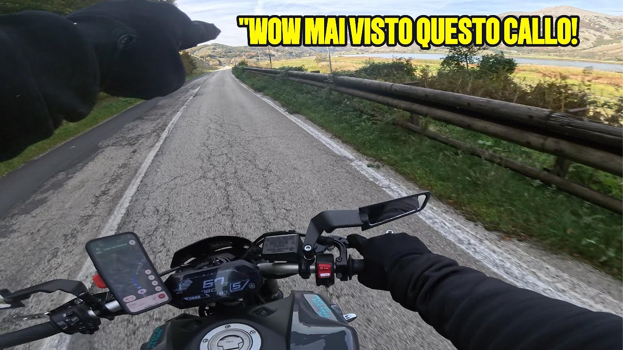 GUIDARE NELLO STERRATO CON UNA MT 07 ED UN'HARLEY! [INSTA360]