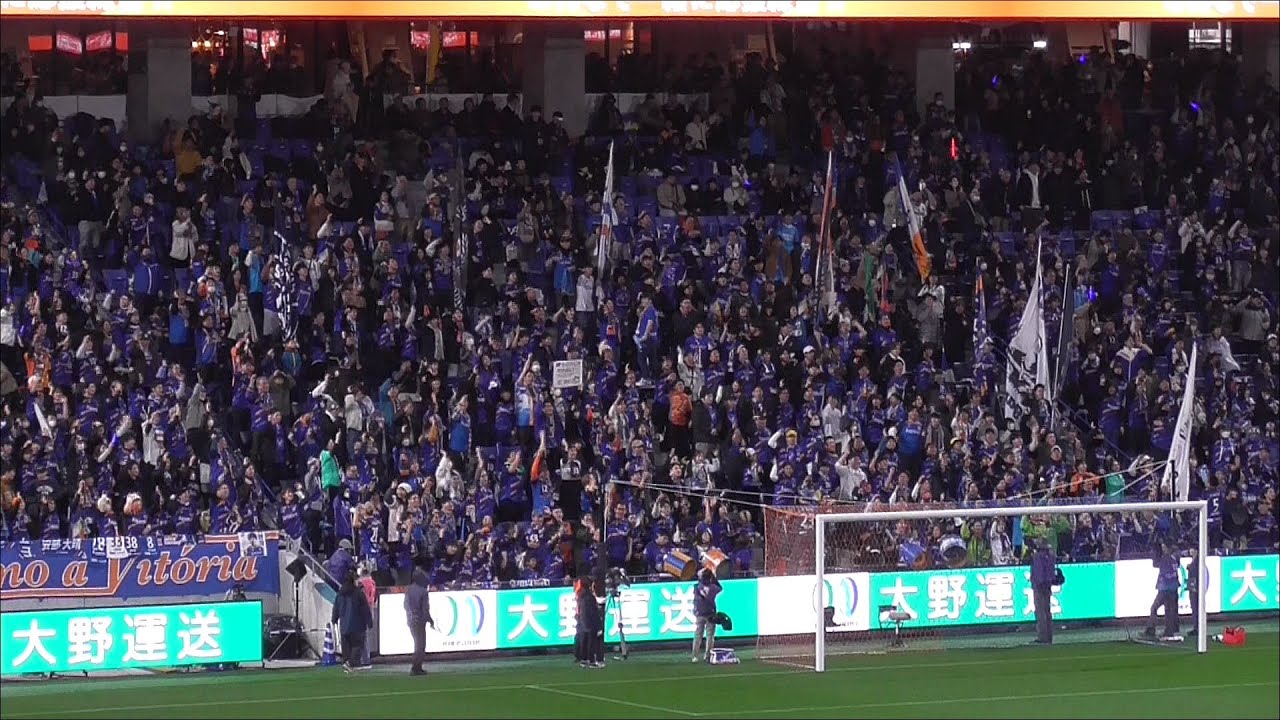 試合前、リバイブチームのチャント応援練習で大ブーイングを何度も熊本サポーターから喰らう長崎サポーター　Ⅴ・ファーレン長崎VSロアッソ熊本　ピーススタジアム　長崎スタジアムシティ　２０２５０２２１５