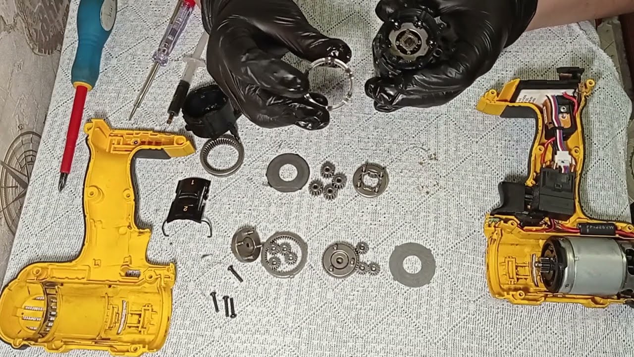 Шуруповёрт Dewalt DCD 771.Обслуживание и смазка редуктора