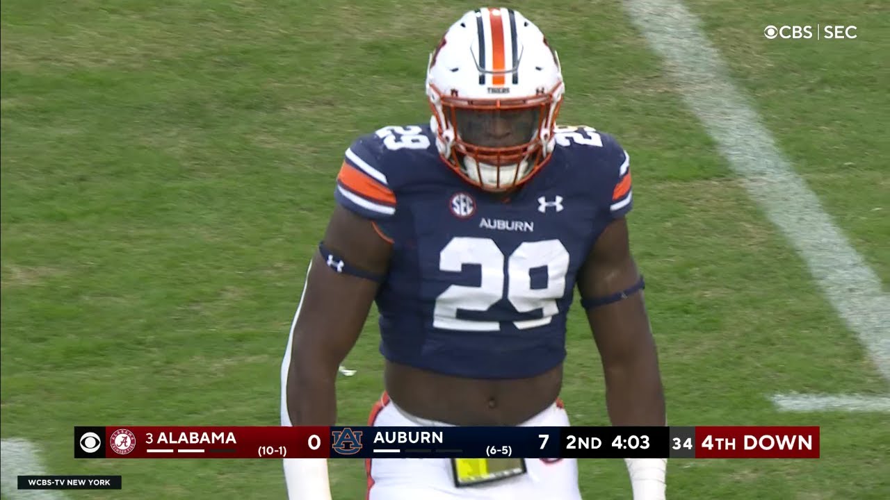 Derick Hall vs Alabama (2021)