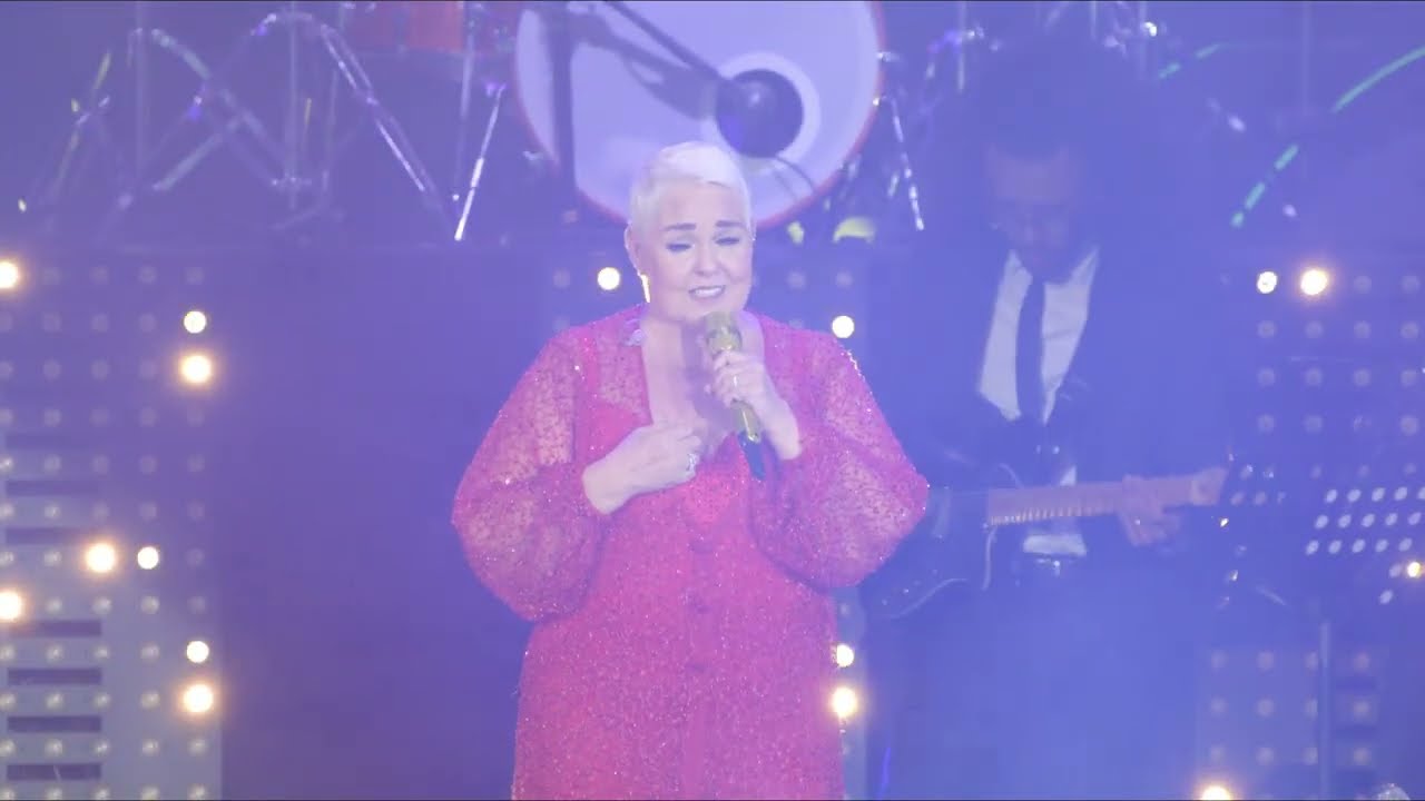 Lupita D'Alessio - No Preguntes Con Quién (En Vivo Desde La Arena CDMX)