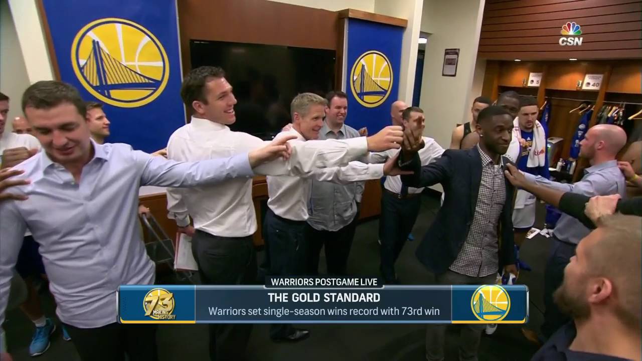 Steve Kerr addresses the team after breaking 95-96 Bulls record 73 Wins!