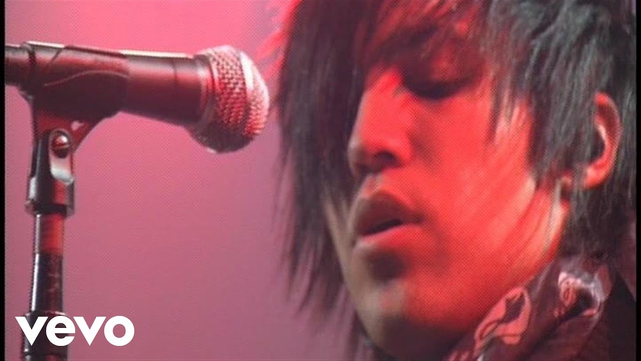Fall Out Boy - This Ain't A Scene, It's An Arms Race (Live From UCF Arena)