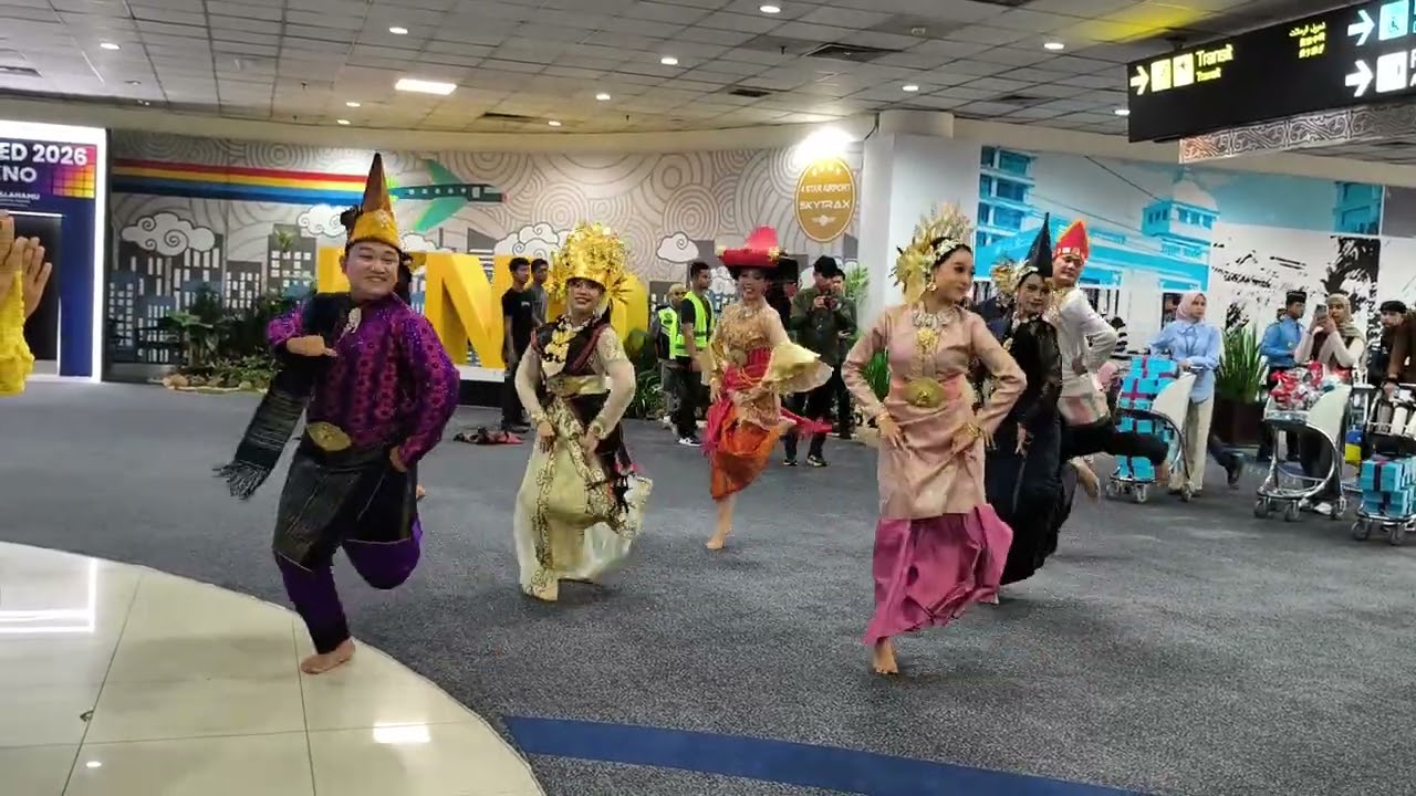Tari Multietnis Sumut Event Penyambutan Kedatangan Pertama Di Kualanamu International Airport