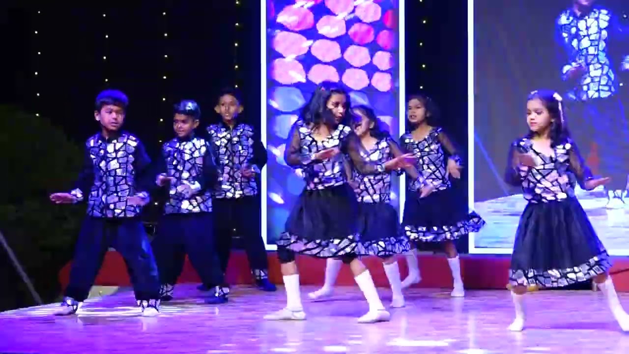Khudko Kya Samajati Hai Girls are Best
