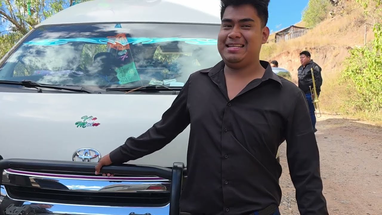 Asi recibieron la banda RM que viene de Guerrero en San Andres Montaña Oax.