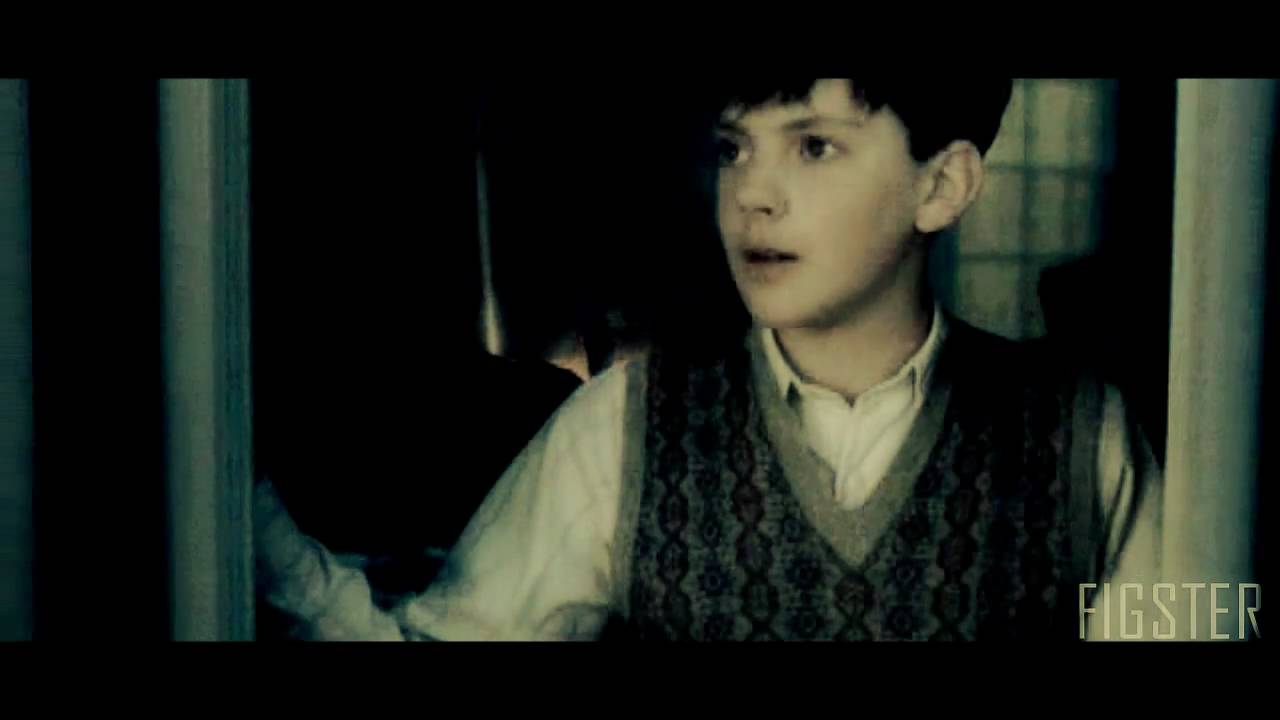 Turn Right // Edmund Pevensie