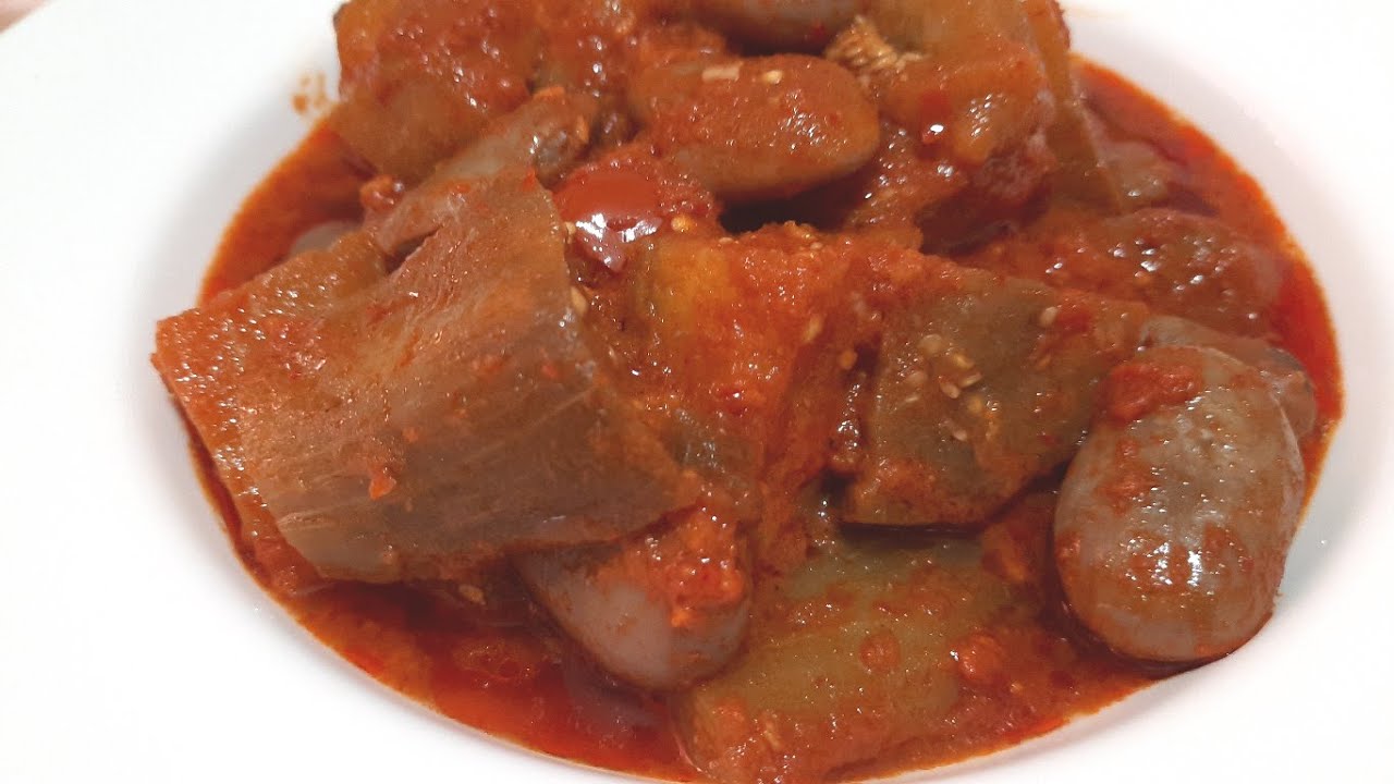 Tbikha algéroise aux aubergines et fèves  تبيحة الفول بالباذنجان حارة اكلة تقليدية عاصمية   تشهي