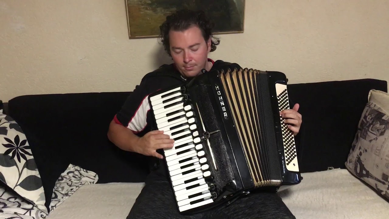 Malenim sokakom - Denis Pecanin