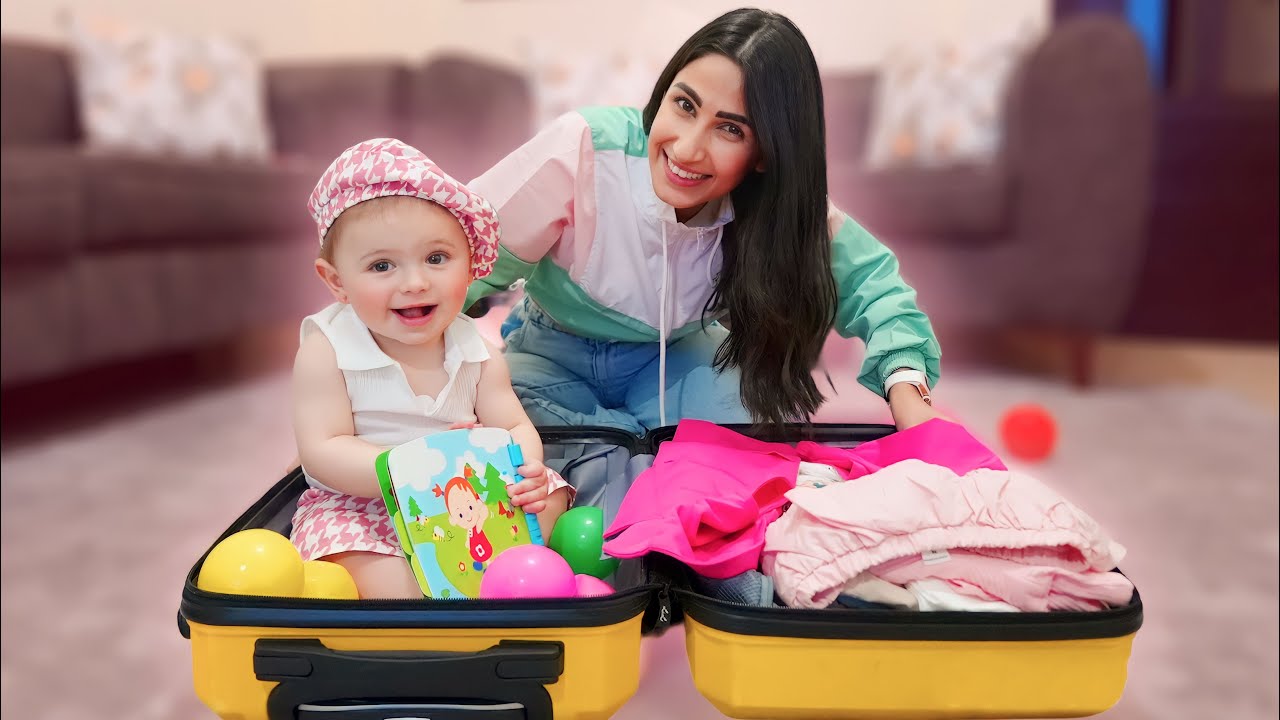 فتحنا هدايا السفر ✈️ مع بيبي اختي !!