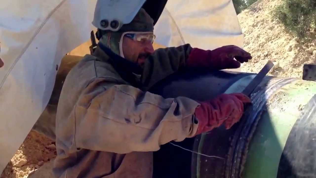 Welding high pressure natural gas pipeline   Greece