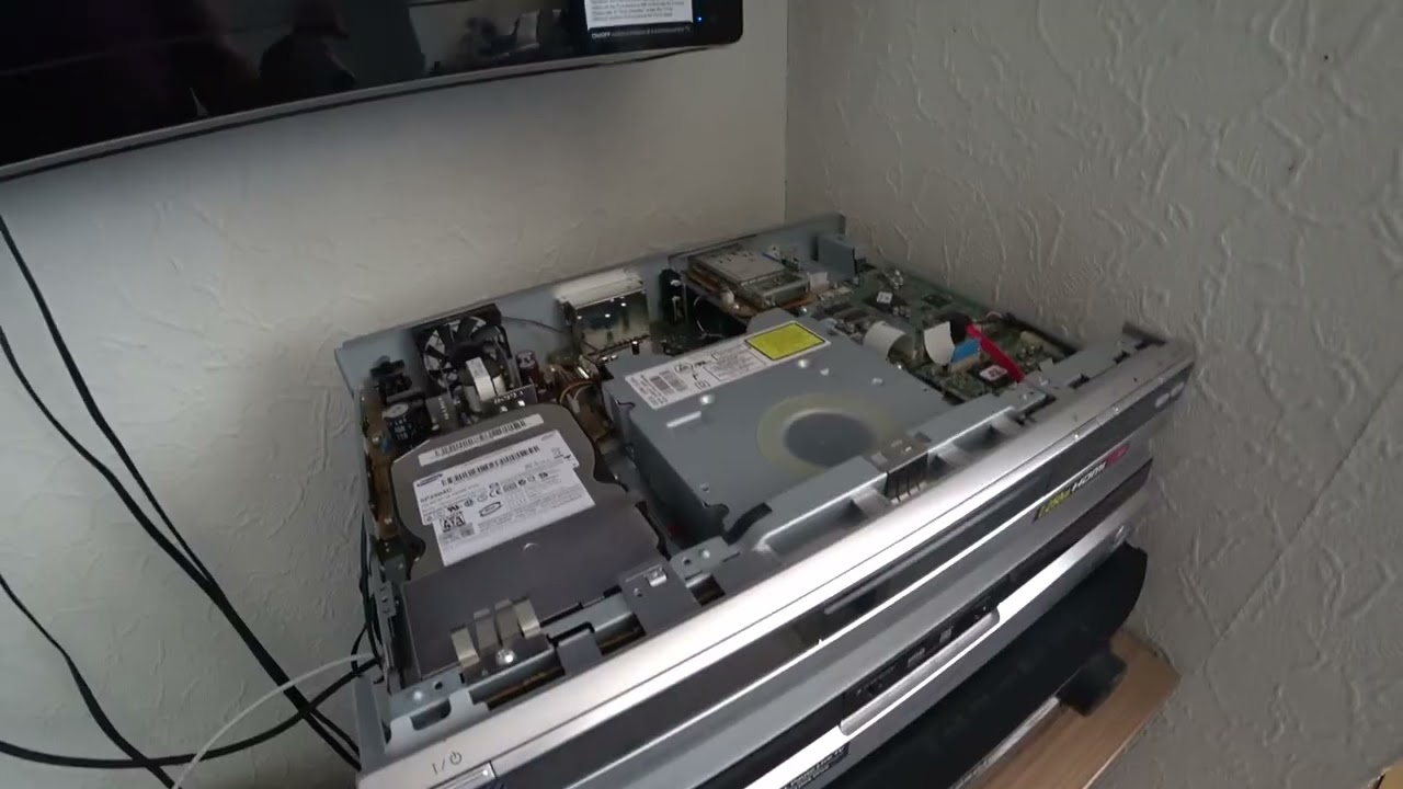 Sony RDR-HXD1065 - Solved DVD Recorder rebooting issue
