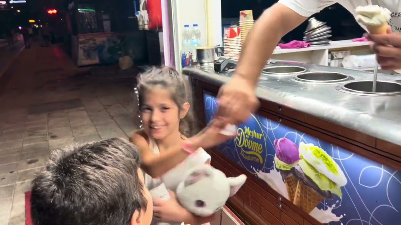 Villa Tag 3 Part 3 | Fake Luxus Taschen in Fethiye | Spaziergang am Hafen | Schwimmen in der Nacht