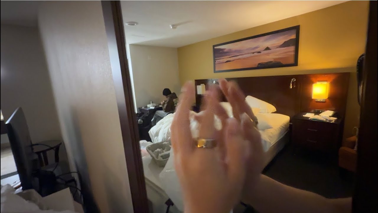 ASMR hotel room tour